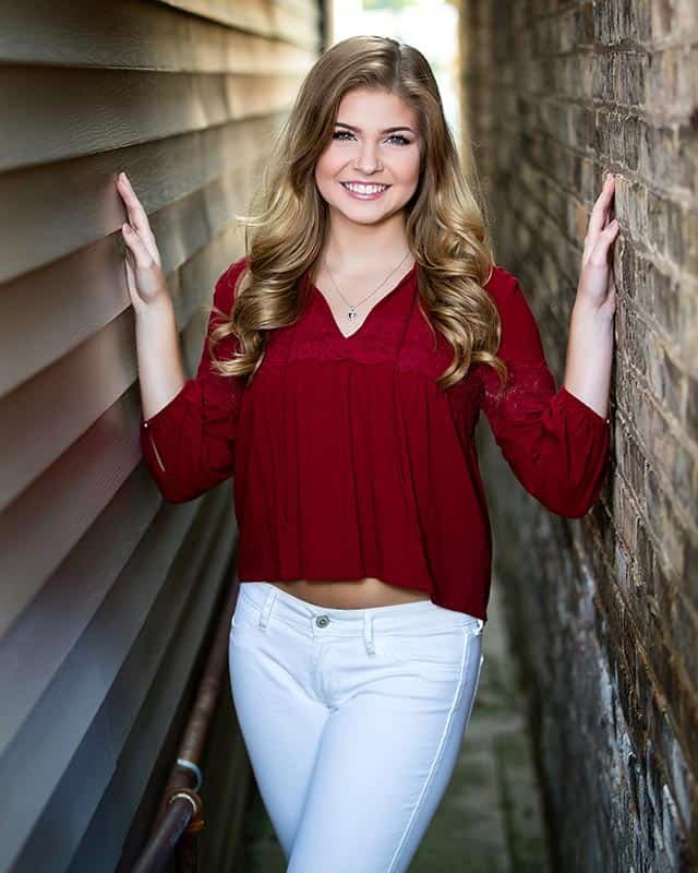 nfocus photos - senior pictures in Hampshire and Crystal Lake, IL nfocus photos - senior pictures in Crystal Lake, IL