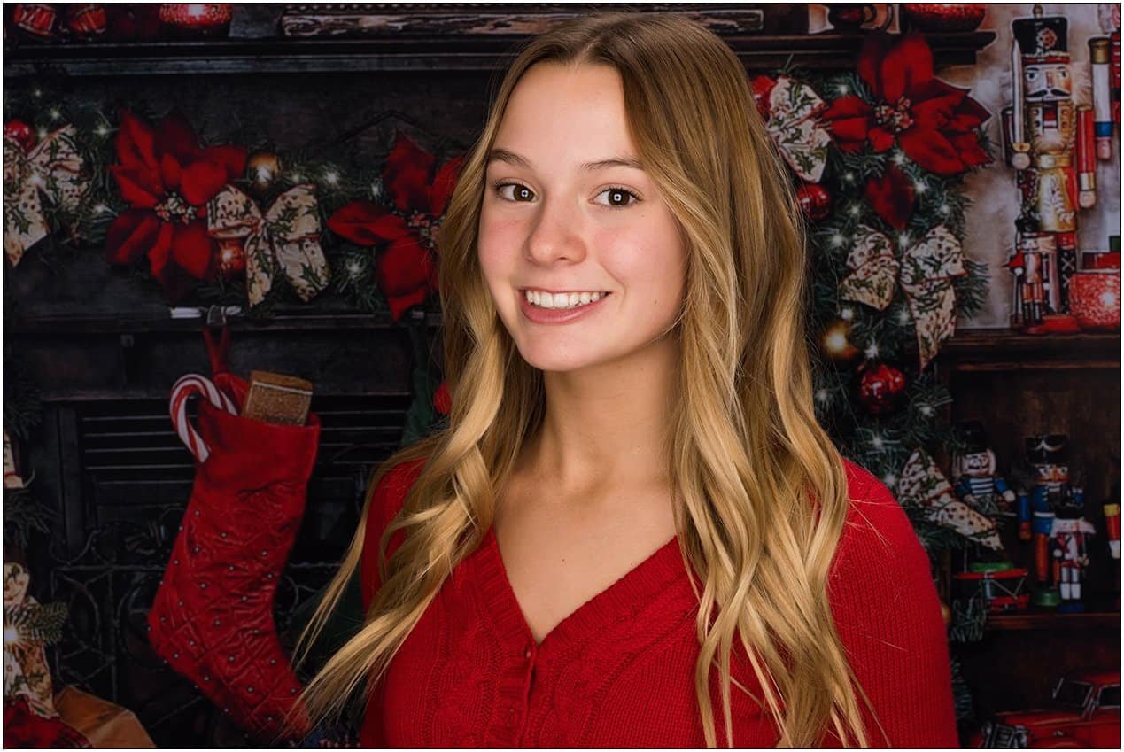 nFocus Photos Crystal Lake Senior Photographer Holiday Shoot x011
